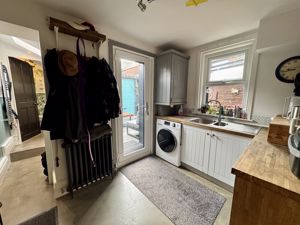 Photo 19- click for photo gallery